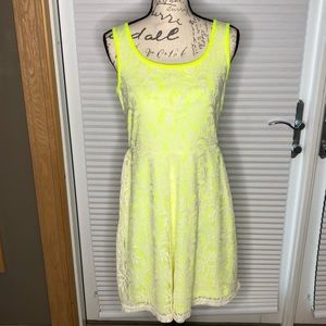 𝓑𝓸𝓫𝓫𝔂 & 𝓑𝓻𝓸𝓸𝓴𝓼 𝓓𝓻𝓮𝓼𝓼